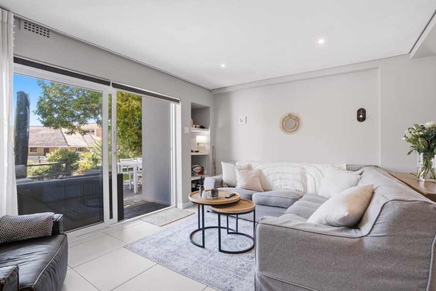 To Let 2 Bedroom Property for Rent in Vredehoek Western Cape